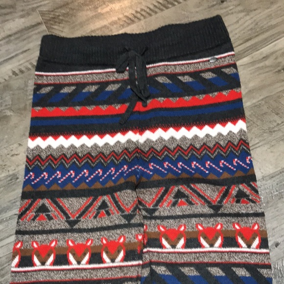 Women’s American Eagle Sweater Leggings - Picture 2 of 4